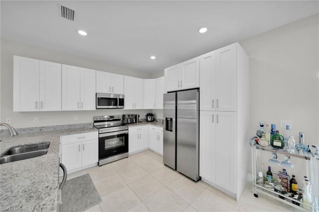 405 NW 10th ST, Cape Coral, FL 33993