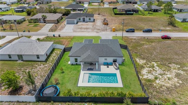 405 NW 10th ST, Cape Coral, FL 33993