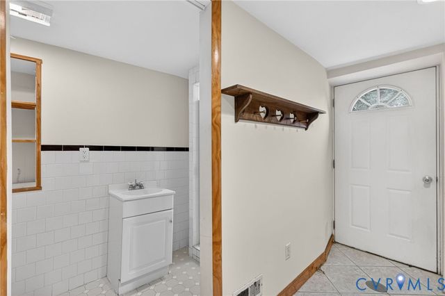 2513 E Grace St, Richmond, VA 23223