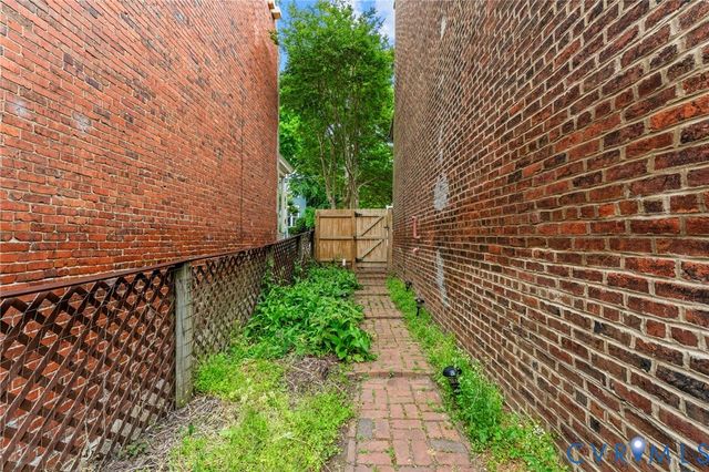 2513 E Grace St, Richmond, VA 23223