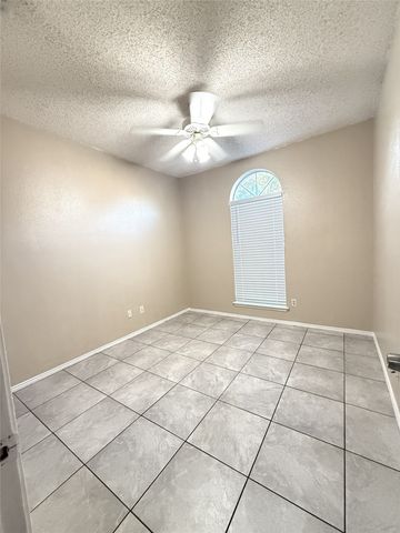 3721 Fleetwood Drive, Fort Worth, TX 76123
