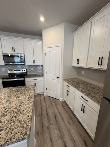 552 Medwyk Dr, Lebanon, TN 37090