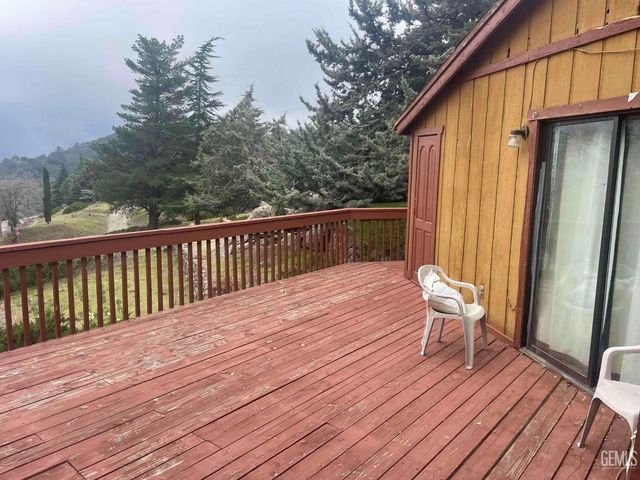 26020 Oakflat Drive, Tehachapi, CA 93561