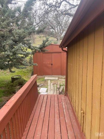26020 Oakflat Drive, Tehachapi, CA 93561