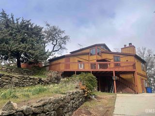 26020 Oakflat Drive, Tehachapi, CA 93561