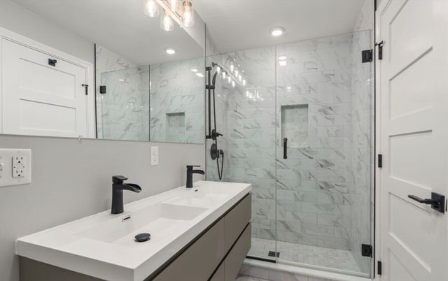 101 Draper St 2, Boston, MA 02122