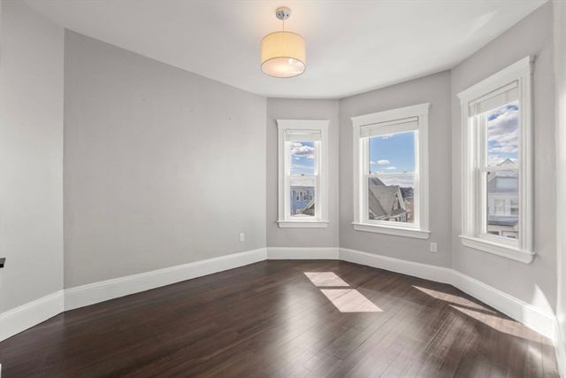 101 Draper St 2, Boston, MA 02122