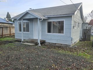142 S COMSTOCK Ave, Sutherlin, OR 97479