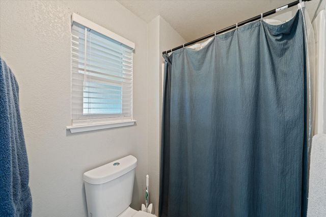 1750 Hawthorne Court, Redding, CA 96002