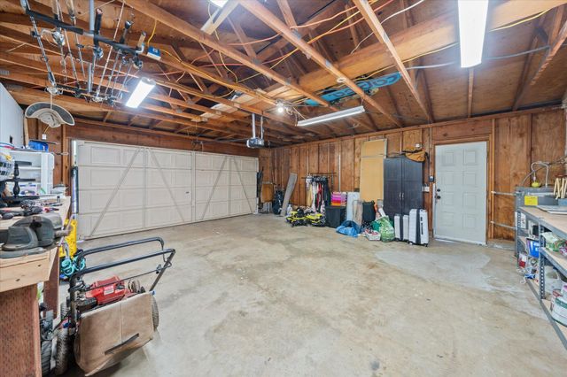 1750 Hawthorne Court, Redding, CA 96002