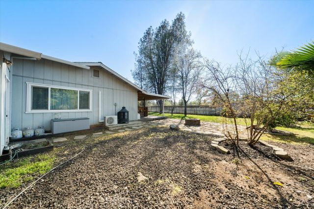 1750 Hawthorne Court, Redding, CA 96002