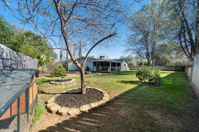 1750 Hawthorne Court, Redding, CA 96002