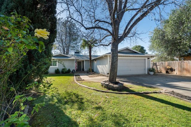 1750 Hawthorne Court, Redding, CA 96002