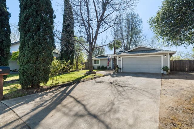 1750 Hawthorne Court, Redding, CA 96002