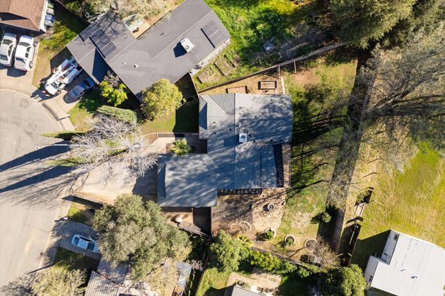 1750 Hawthorne Court, Redding, CA 96002