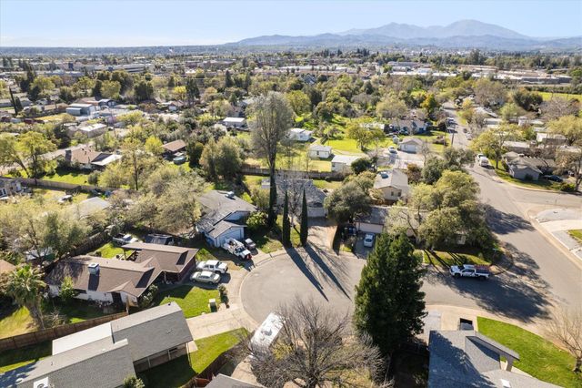 1750 Hawthorne Court, Redding, CA 96002