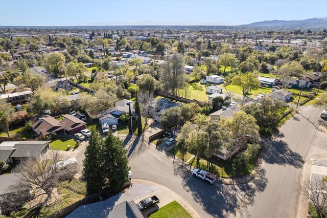 1750 Hawthorne Court, Redding, CA 96002