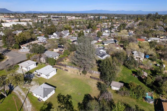 1750 Hawthorne Court, Redding, CA 96002