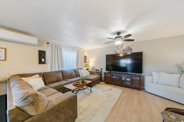 1750 Hawthorne Court, Redding, CA 96002