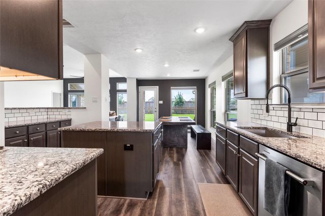 1917 Amado Lane, League City, TX 77573