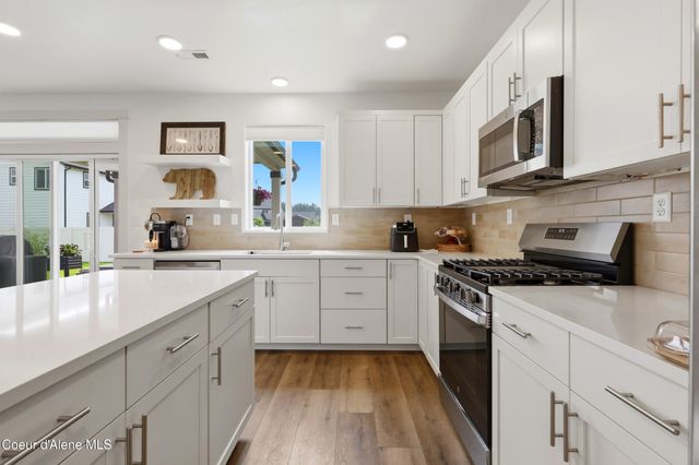 650 Ripatti Way, Hayden, ID 83835