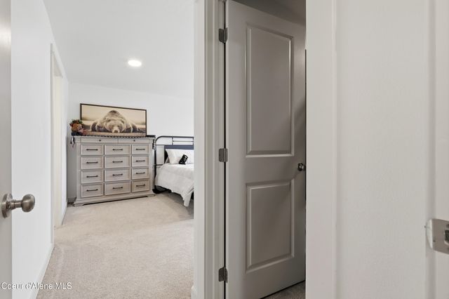 650 Ripatti Way, Hayden, ID 83835
