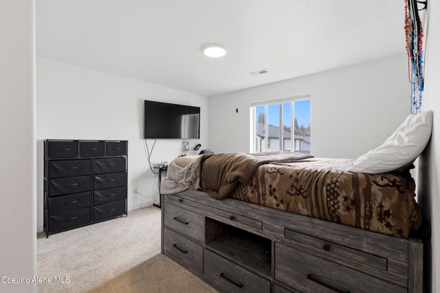 650 Ripatti Way, Hayden, ID 83835