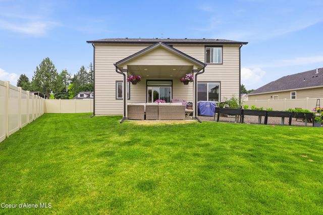 650 Ripatti Way, Hayden, ID 83835