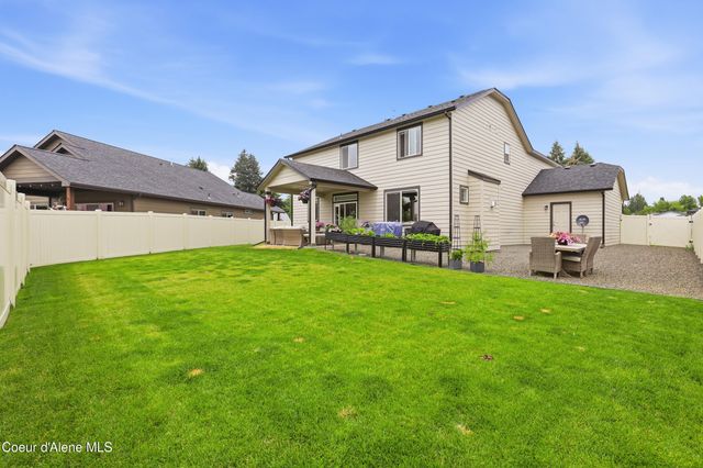 650 Ripatti Way, Hayden, ID 83835
