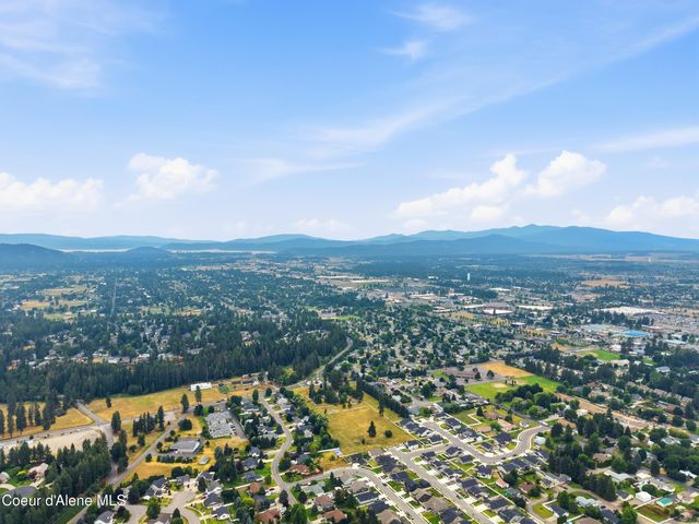 650 Ripatti Way, Hayden, ID 83835