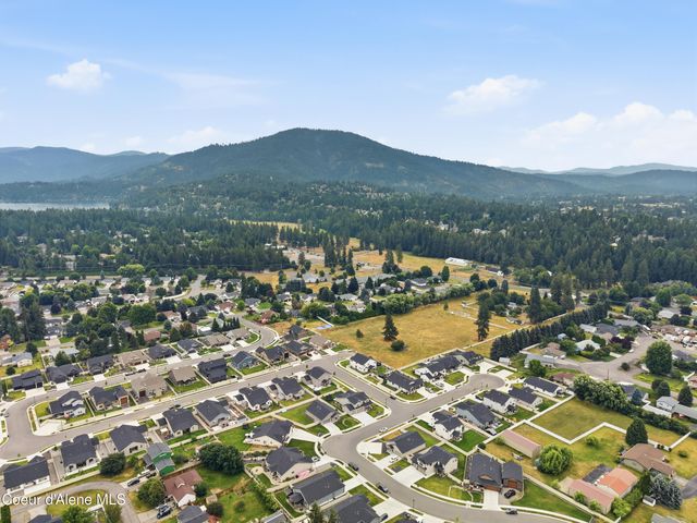 650 Ripatti Way, Hayden, ID 83835