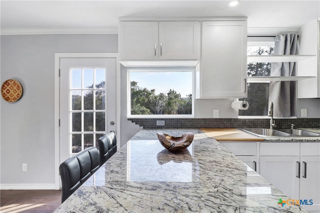 901 Thurman Road, San Marcos, TX 78666