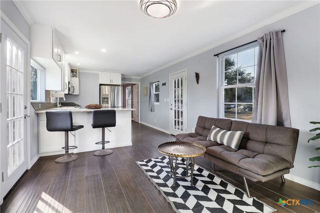 901 Thurman Road, San Marcos, TX 78666