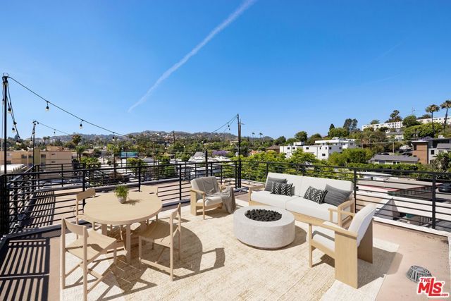 2930 Rowena Avenue 2, Los Angeles, CA 90039
