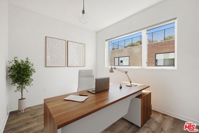 2930 Rowena Avenue 2, Los Angeles, CA 90039