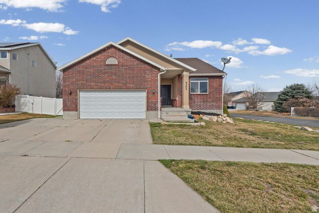 6262 W IMPERIAL OAK DR, West Jordan, UT 84081