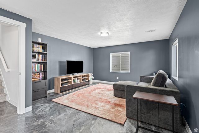 6262 W IMPERIAL OAK DR, West Jordan, UT 84081