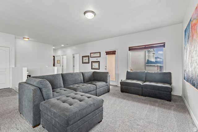 6262 W IMPERIAL OAK DR, West Jordan, UT 84081