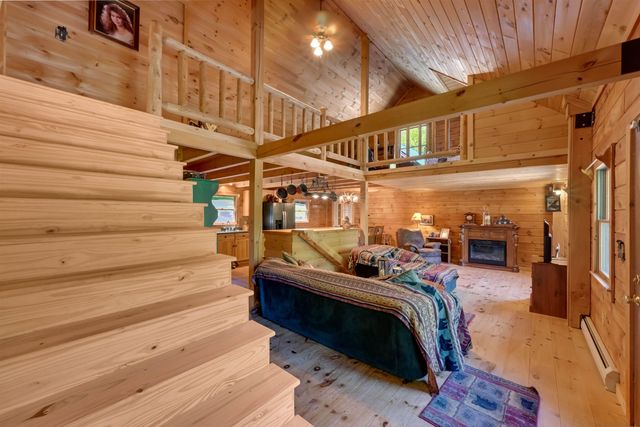 18 Chamberlin Hill, Richmond, VT 05477