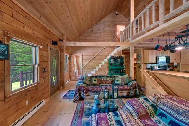 18 Chamberlin Hill, Richmond, VT 05477
