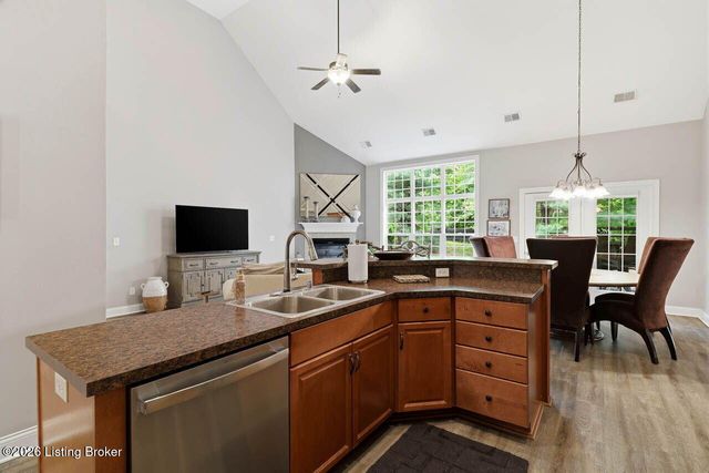 4105 Nicholas Roy Ct, Prospect, KY 40059