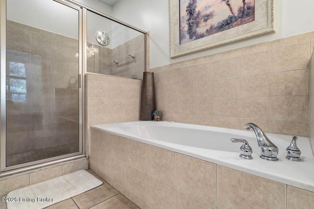 4105 Nicholas Roy Ct, Prospect, KY 40059