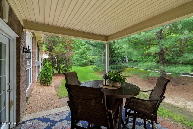 4105 Nicholas Roy Ct, Prospect, KY 40059