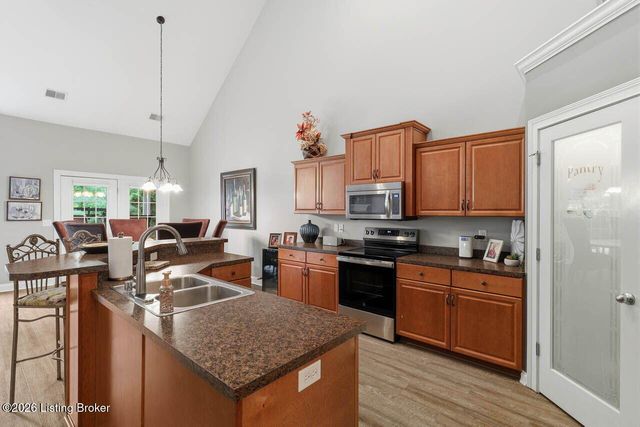 4105 Nicholas Roy Ct, Prospect, KY 40059