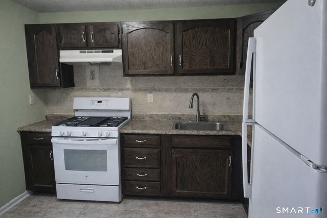 144 East Gate Lane 144, Hamden, CT 06514