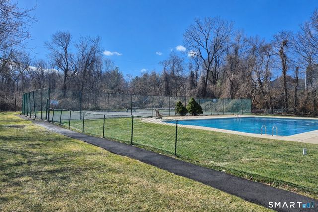 144 East Gate Lane 144, Hamden, CT 06514