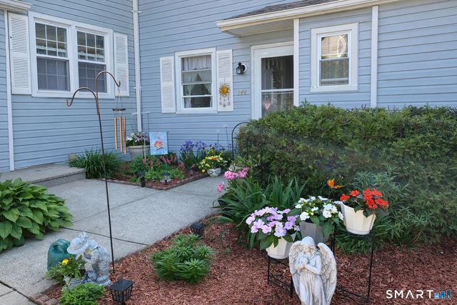 144 East Gate Lane 144, Hamden, CT 06514