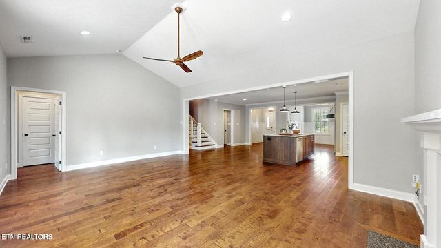 471 Roseland Lane, Lenoir City, TN 37772