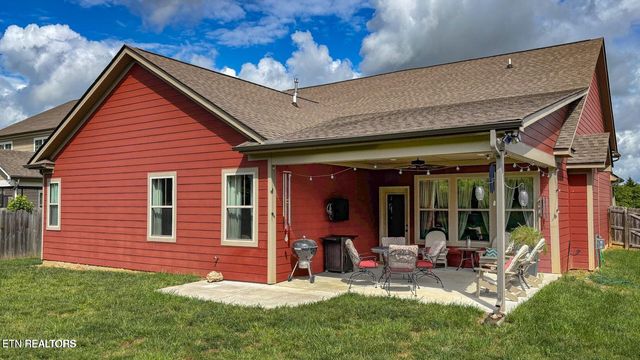 471 Roseland Lane, Lenoir City, TN 37772
