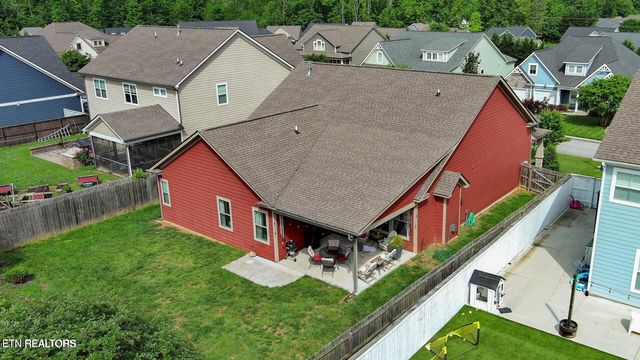 471 Roseland Lane, Lenoir City, TN 37772